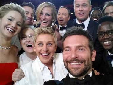 Copy cats: Everyone is trying to copy Ellen's Oscar selfie Copy cats: Everyone is trying to copy Ellen's Oscar selfie