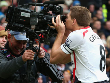 EPL: Vidic sent off again as Liverpool crush Man Utd 3-0 EPL: Vidic sent off again as Liverpool crush Man Utd 3-0