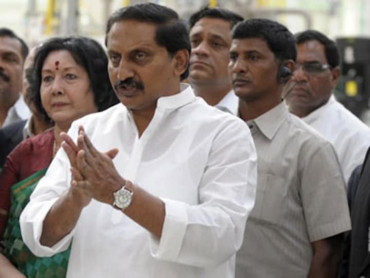 Kiran Reddy, Chiranjeevi hit out at each other over Telangana
