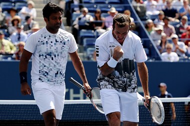 Paes-Stepanek through to Indian Wells quarters