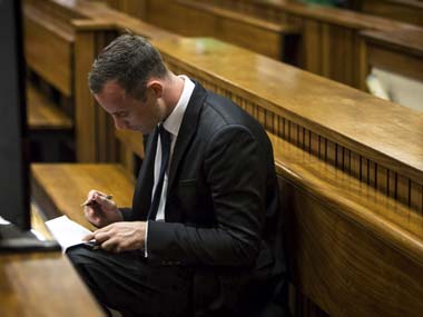 Pistorius knew not to fire without identifying target, says gun expert Pistorius knew not to fire without identifying target, says gun expert
