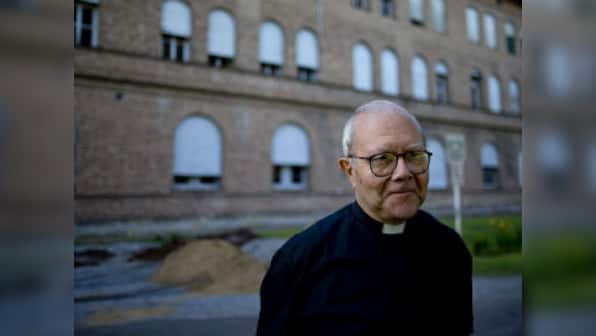 Survivors in Argentina recount how Pope Francis saved many during wars 