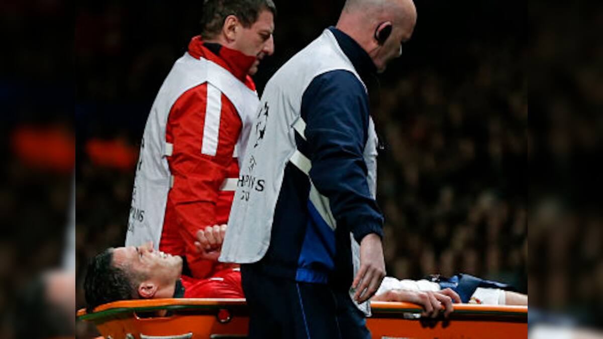 Man Utd suffer hammer blow, RVP ruled out for up to six weeks – Firstpost