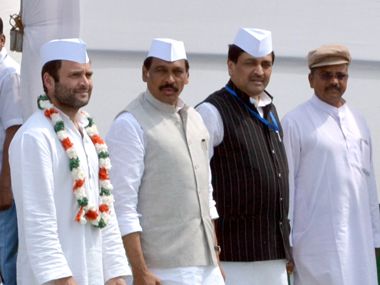 Rahul shares stage with Ashok Chavan: Sign of things to come? Rahul shares stage with Ashok Chavan: Sign of things to come?