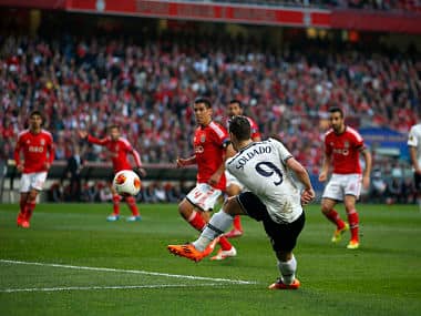Tottenham Hotspur's Roberto Soldado shoots during their Europa League round of 16 second leg soccer match against Benfica at Luz stadium. REUTERS
