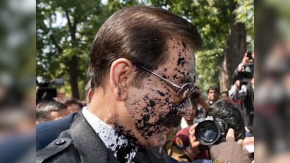 Lawyer who threw ink at Subrata Roy sent to Tihar Jail