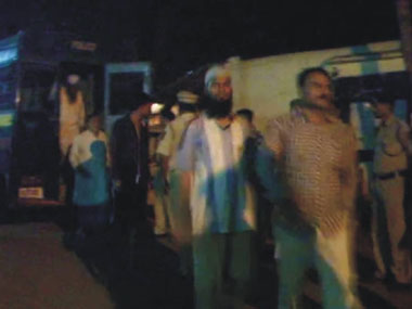 Thane police sends cop on leave for allegedly detaining over 80 Muslim men Thane police sends cop on leave for allegedly detaining over 80 Muslim men