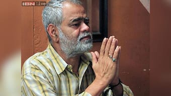 Aankhon Dekhi review: a beautiful film about a wise old fool 