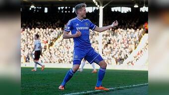 Schuerrle's treble gives Chelsea win at Fulham, Arsenal lose