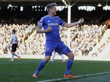 Schuerrle's treble gives Chelsea win at Fulham, Arsenal lose Schuerrle's treble gives Chelsea win at Fulham, Arsenal lose