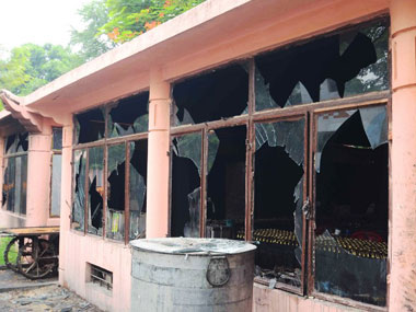 NIA detains two from Bihar in connection to Bodhgaya blasts NIA detains two from Bihar in connection to Bodhgaya blasts