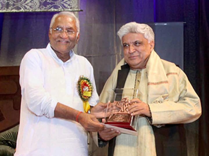Mridula Garg, Sarkar feliciated by Sahitya Akademi