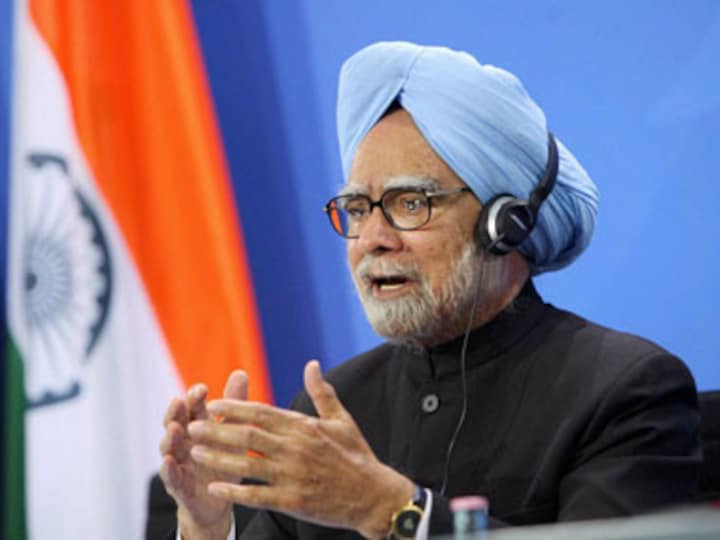 Must treat our fishermen humanely: Manmohan tells Rajapaksa