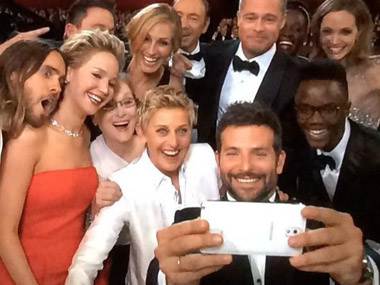 Who was the big winner in Ellen DeGeneres' epic Oscar selfie? Samsung! Who was the big winner in Ellen DeGeneres' epic Oscar selfie? Samsung!