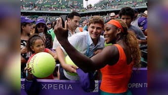 Serena sweeps aside Li Na for seventh Miami title