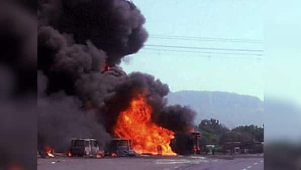 Toll rises to 10 in tanker explosion at Mumbai-Ahmedabad highway