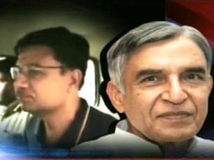 Railway scam: Vijay Singla, nine others charged with graft