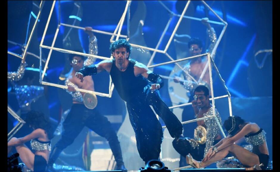 Bollywood actor Hrithik Roshan performs on stage during the fourth and final day of the 15th International Indian Film Academy (IIFA) Awards at the Raymond James Stadium in Tampa, Florida, April 27, 2014. AFP PHOTO/Jewel Samad