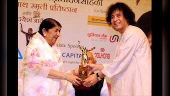 Photos: Zakir Hussain, Anna awarded by Lata Mangeshkar 