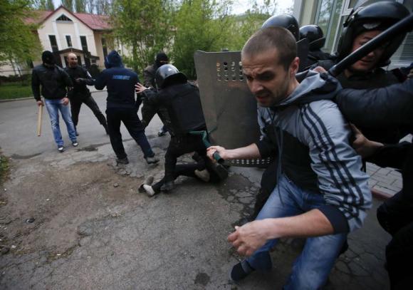 Several wounded in protest clashes in Ukraine's Donetsk Several wounded in protest clashes in Ukraine's Donetsk
