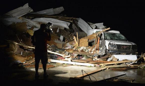 At least 18 killed by tornadoes in Arkansas, Oklahoma and Iowa At least 18 killed by tornadoes in Arkansas, Oklahoma and Iowa