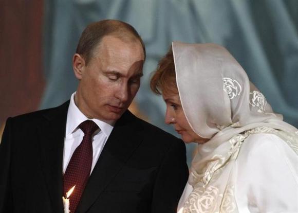 Putin officially divorces his wife Lyudmila - Kremlin Putin officially divorces his wife Lyudmila - Kremlin