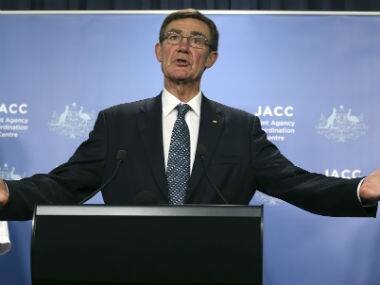 Search area for MH370 jet proves too deep for submarine