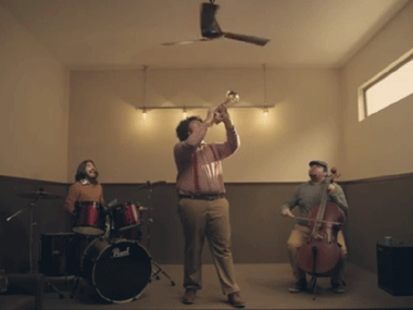 Bajaj Fans will make you go 'Hakka Bakka', pakka Bajaj Fans will make you go 'Hakka Bakka', pakka