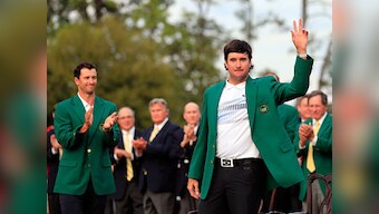 Emotional Bubba Watson holds off Jordan Spieth to win second Masters