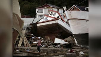 Massive quake off Chile coast sparks tsunami, no deaths reported
