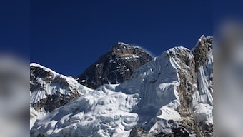 Fresh avalanches strike Mt Everest, climbing halted for the season