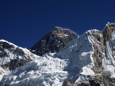 Fresh avalanches strike Mt Everest, climbing halted for the season Fresh avalanches strike Mt Everest, climbing halted for the season