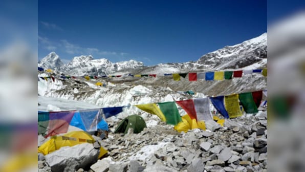 Watch: Terrifying footage of avalanche at Mt. Everest base camp 