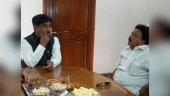 Munde backs Uddhav: Pawar wanted to join NDA, we kept him out
