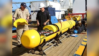 Mini sub dives to record depths in search for MH 370