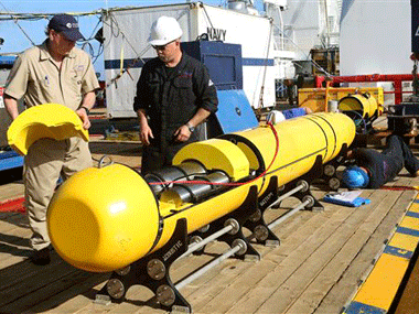Mini sub dives to record depths in search for MH 370 Mini sub dives to record depths in search for MH 370
