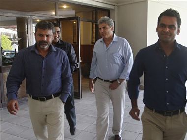 Guess what's new? Pakistan looking for coaches again Guess what's new? Pakistan looking for coaches again