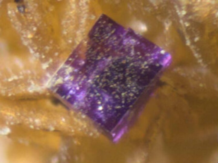 New mineral discovered in Australia, named Putnisite