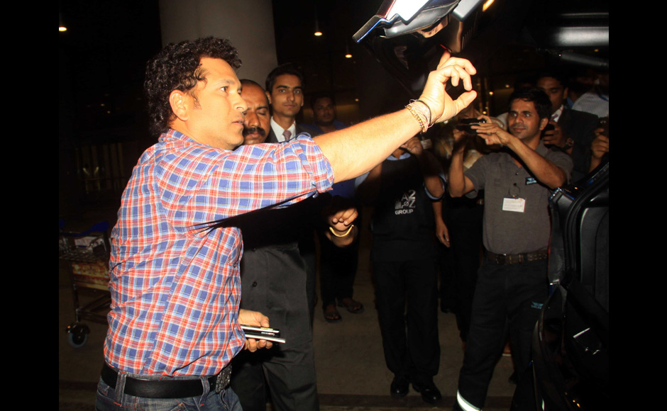 Photos: Sachin Tendulkar spotted at Mumbai International airport Photos: Sachin Tendulkar spotted at Mumbai International airport