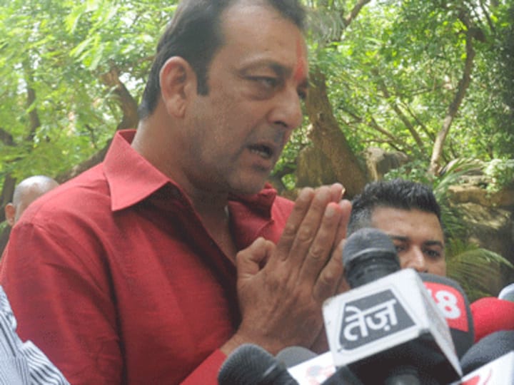 MMS of Sanjay Dutt partying on parole leaked?