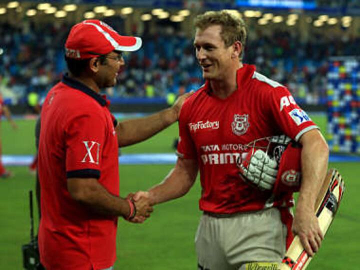 RCB v KXIP Tweet report: 'Sehwag's helmet has scored more runs than Gambhir'