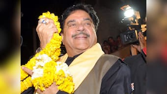 Shatrughan Sinha gets IIFA Lifetime achievement award