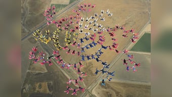 Skydiver dies after parachute malfunction during record group-jump try