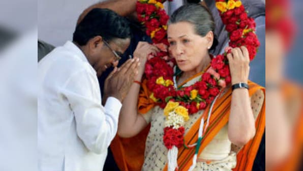 Elections 2014: Sonia rally a big flop in Telangana
