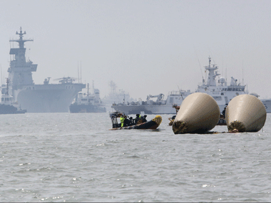 S-Korea ferry disaster: 113 dead, hunt on for 199 missing people  S-Korea ferry disaster: 113 dead, hunt on for 199 missing people