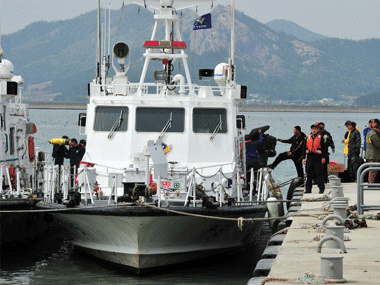 South Korea ferry: Three bodies found in cabins South Korea ferry: Three bodies found in cabins