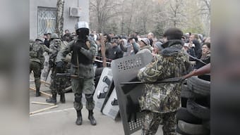 Ukraine: Uniformed men occupy Donetsk police HQ