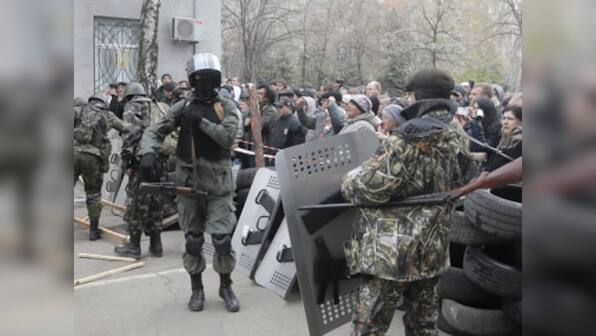 Ukraine: Uniformed men occupy Donetsk police HQ