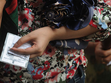 LS polls: West Bengal records high voter turnout of 82 percent LS polls: West Bengal records high voter turnout of 82 percent