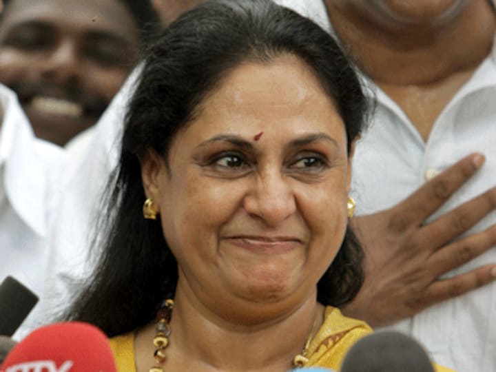 Jaya Bachchan turns 66, spends her b'day with grandchildren 